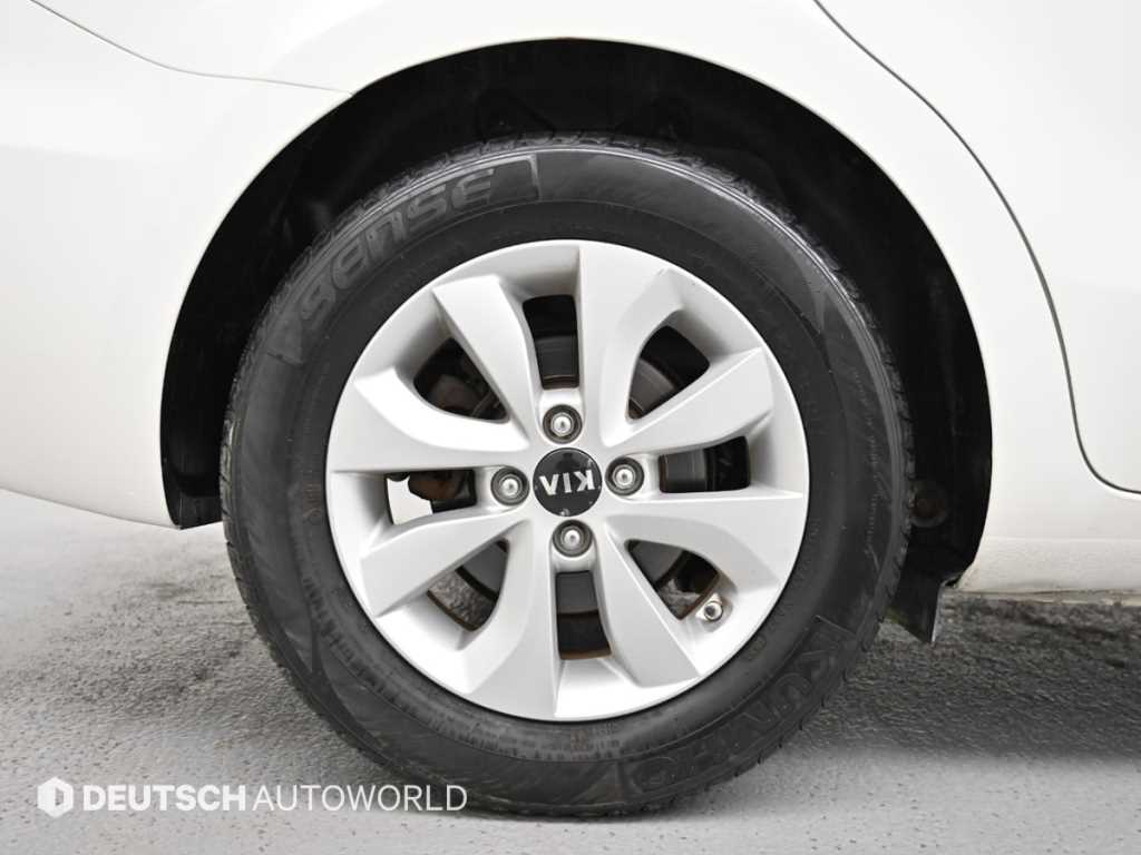 KIA Pride - Vista 6