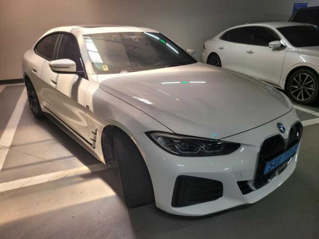 BMW i4