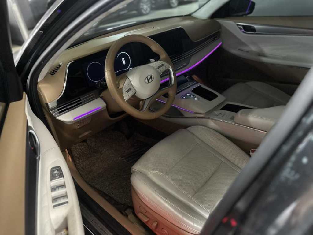 HYUNDAI Grandeur - Vista 3