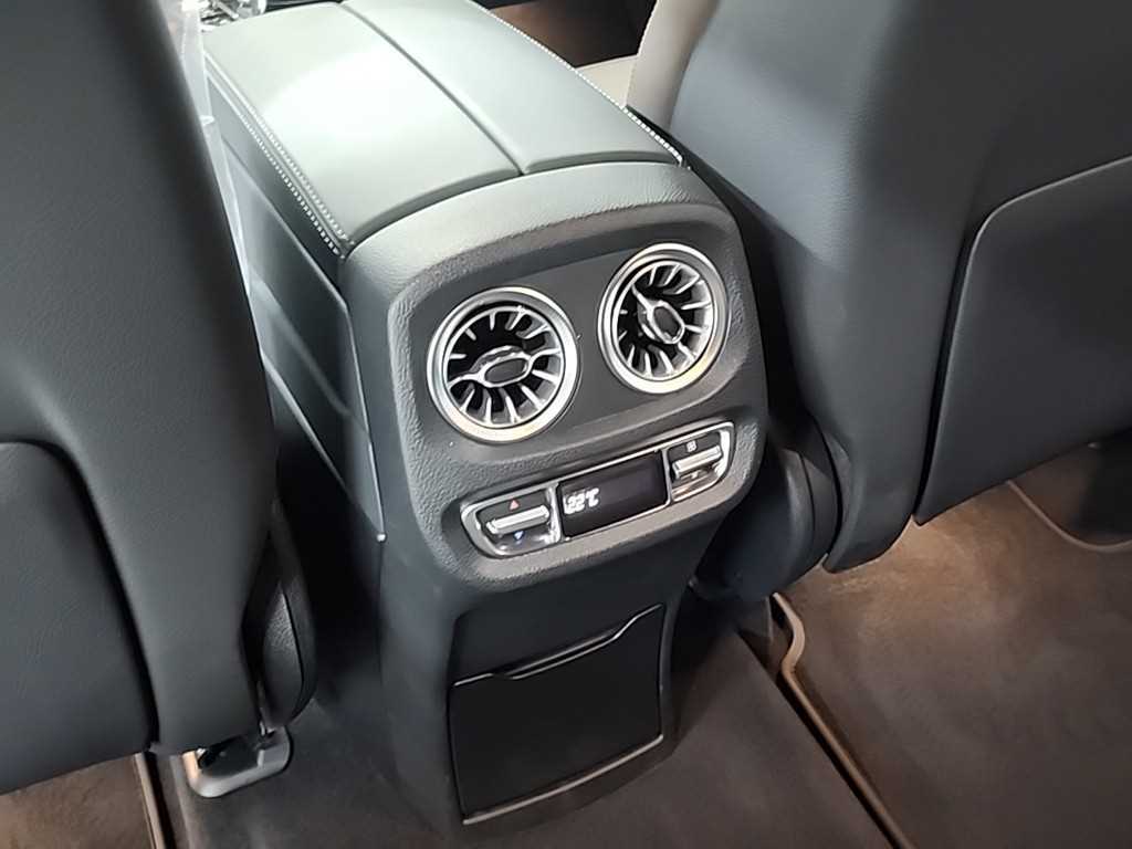 Mercedes Benz G Class (G Wagen) 2023 Negro - Importación desde Corea - HF Imports Iquique - Foto 13