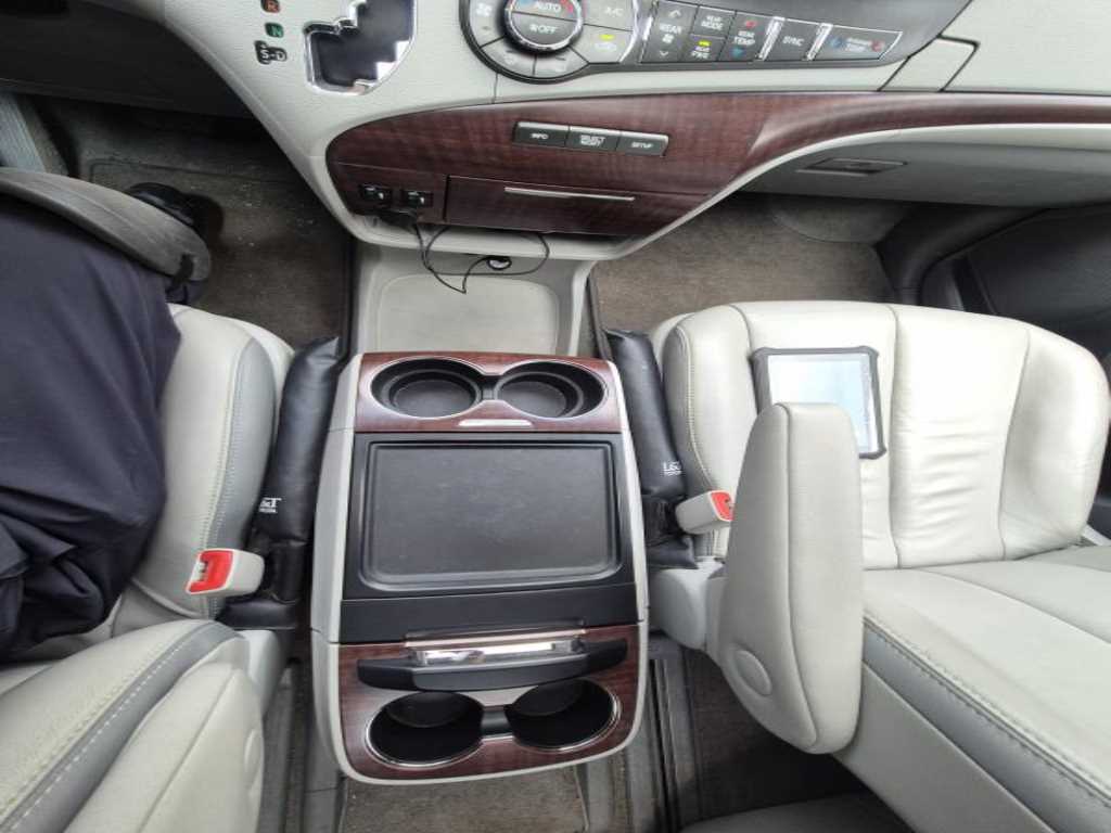 Toyota Siena - Vista 8