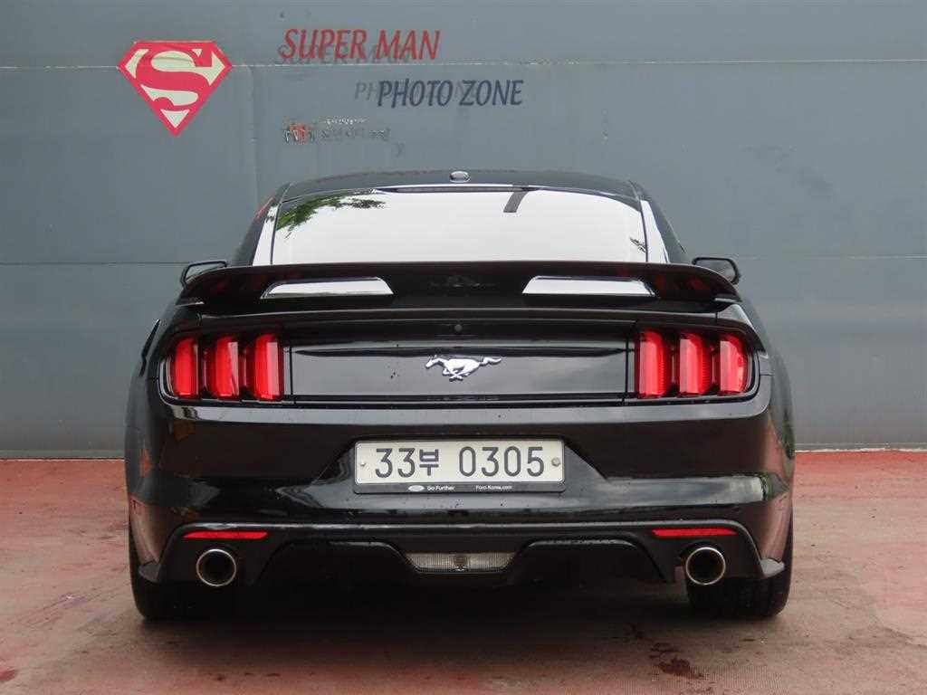 Ford Mustang - Vista 4