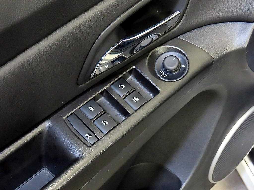 Chevrolet Cruise 2014 Blanco - Importación desde Corea - HF Imports Iquique - Foto 13