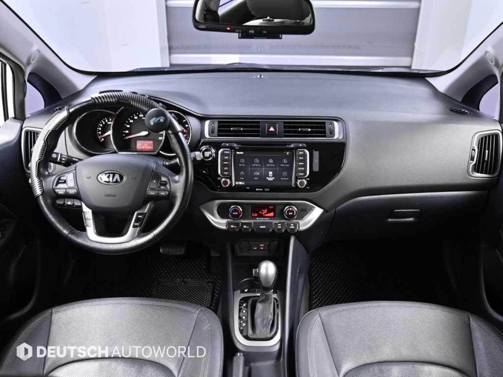 KIA Pride - Vista 8