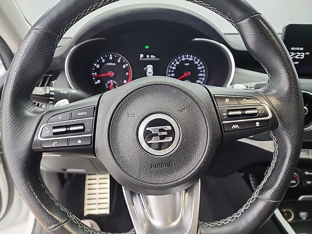 KIA Stinger - Vista 9