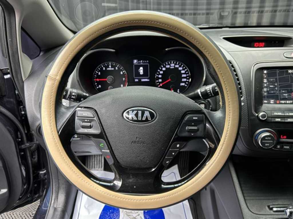 KIA K3 - Vista 8