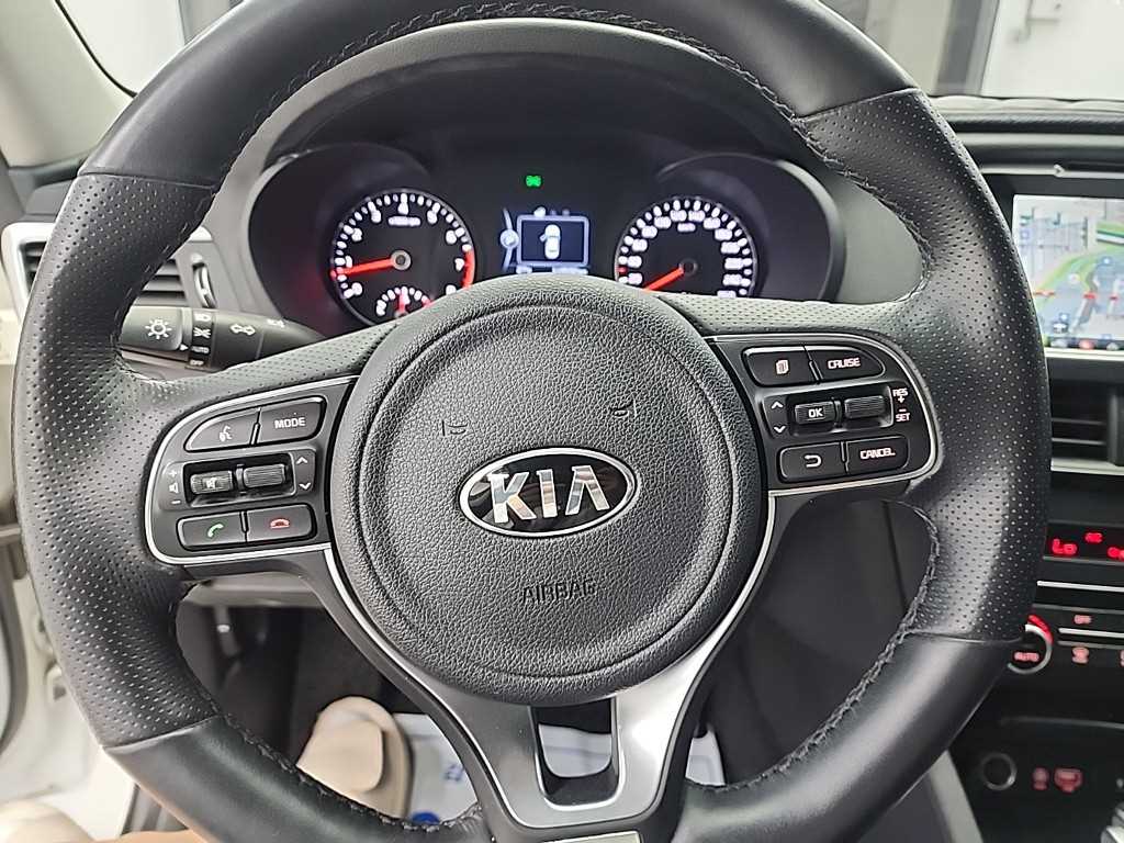 KIA K5 - Vista 9