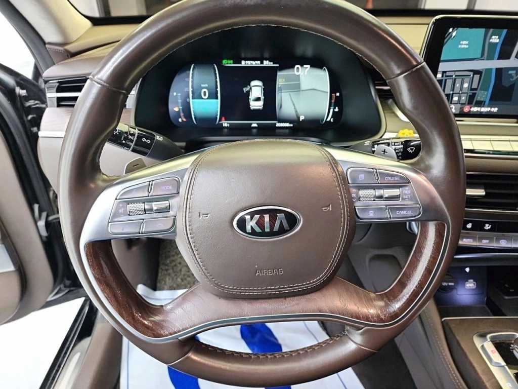 KIA K9 - Vista 9