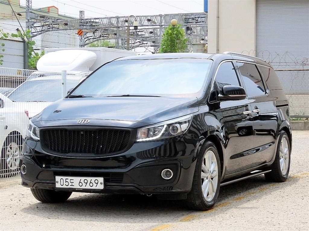 KIA Carnival - Vista 2
