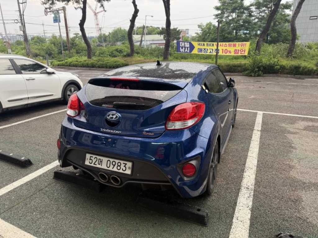 HYUNDAI Veloster - Vista 5