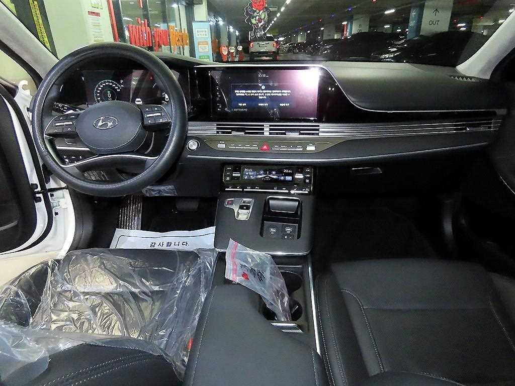 HYUNDAI Grandeur - Vista 10