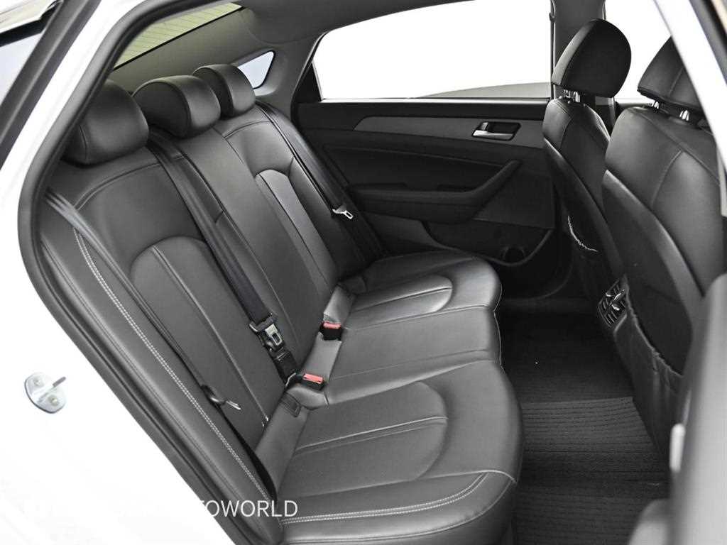 HYUNDAI Sonata - Vista 12