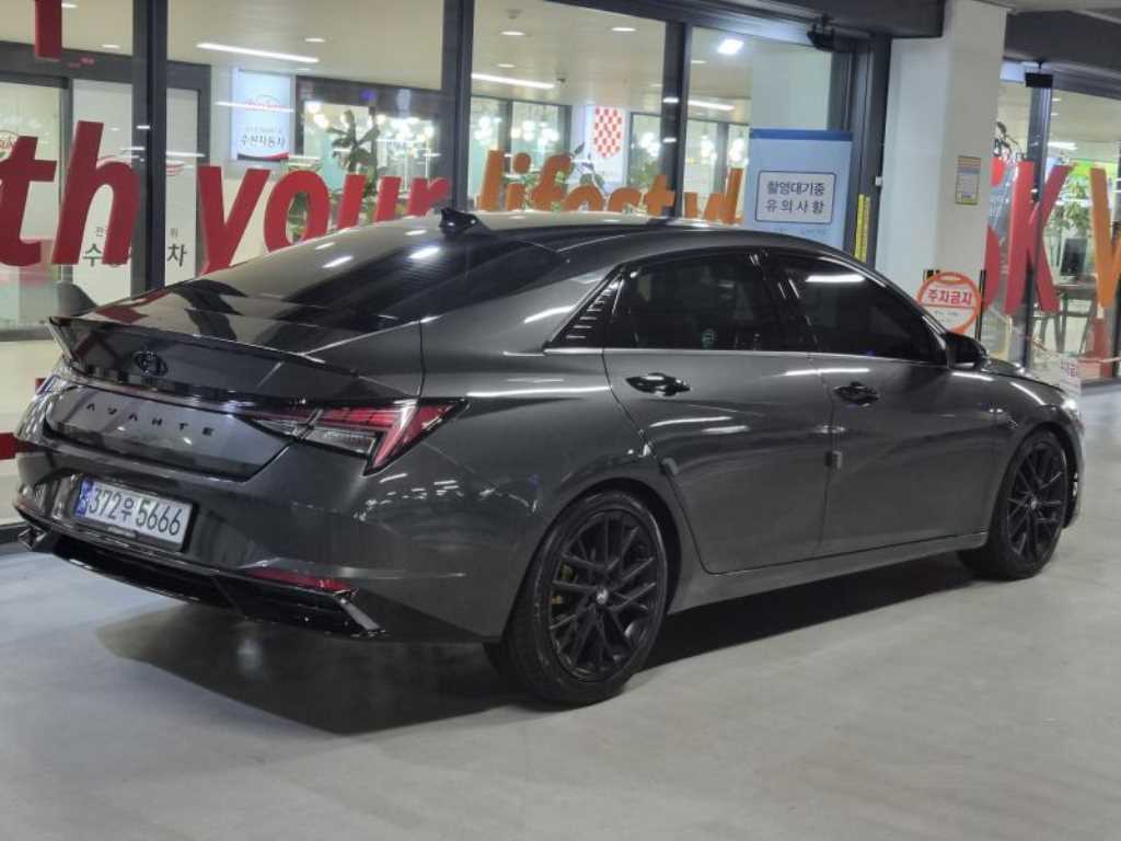 HYUNDAI Avante - Vista 4
