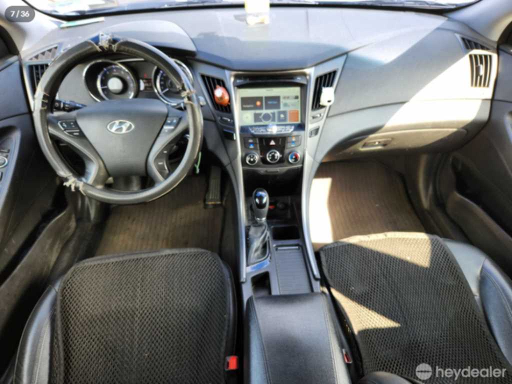 HYUNDAI Sonata - Vista 3