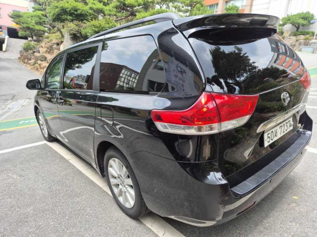 Toyota Siena - Vista 2