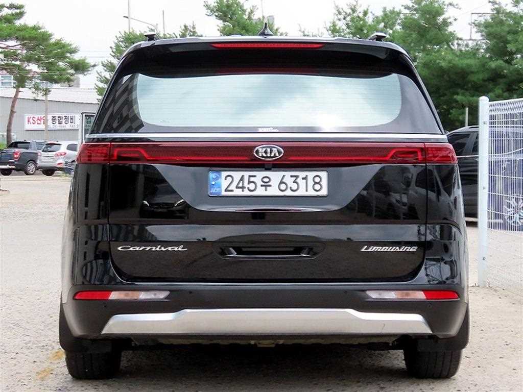 KIA Carnival - Vista 4