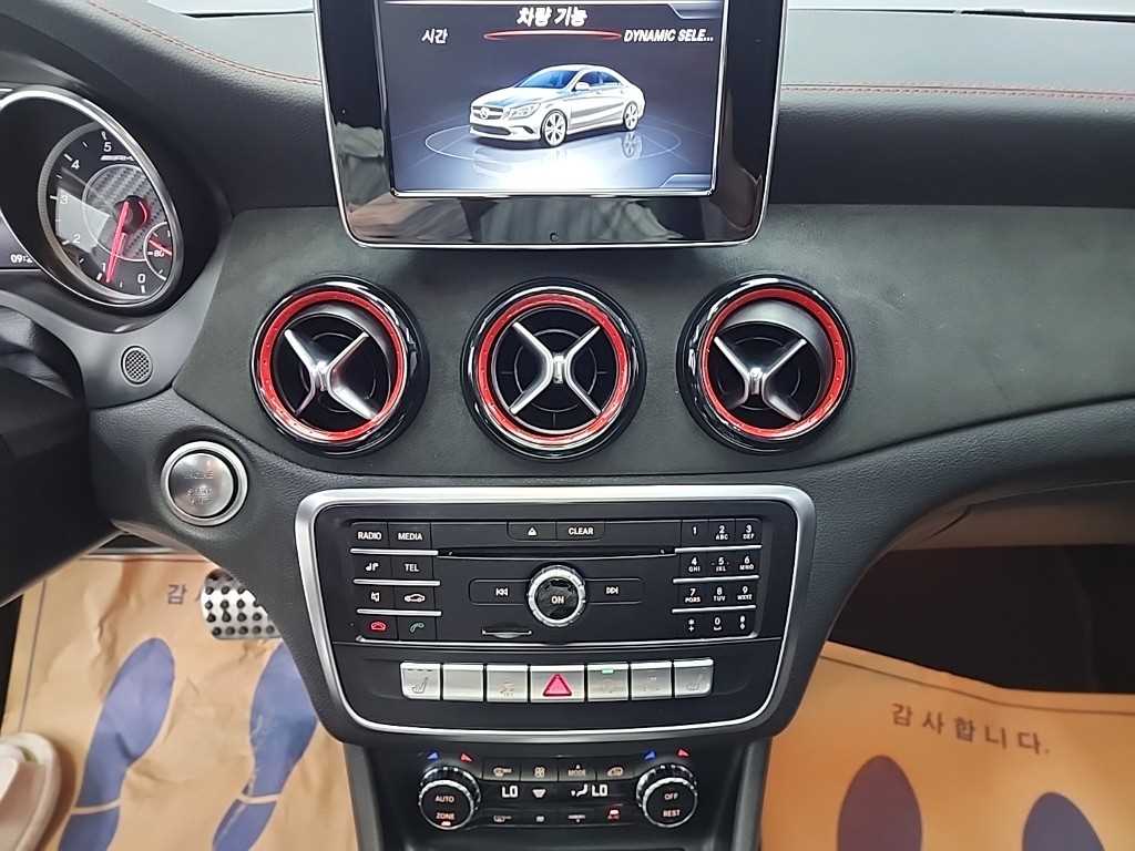 Mercedes Benz CLA Class - Vista 10
