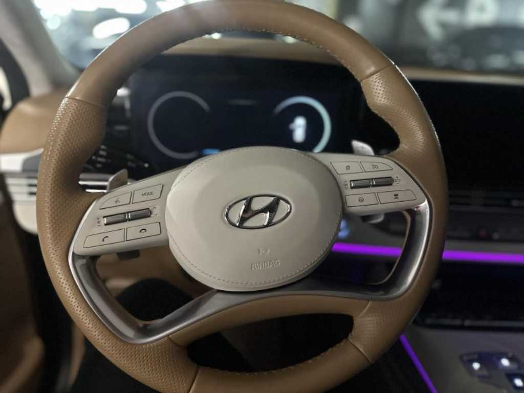 HYUNDAI Grandeur - Vista 5