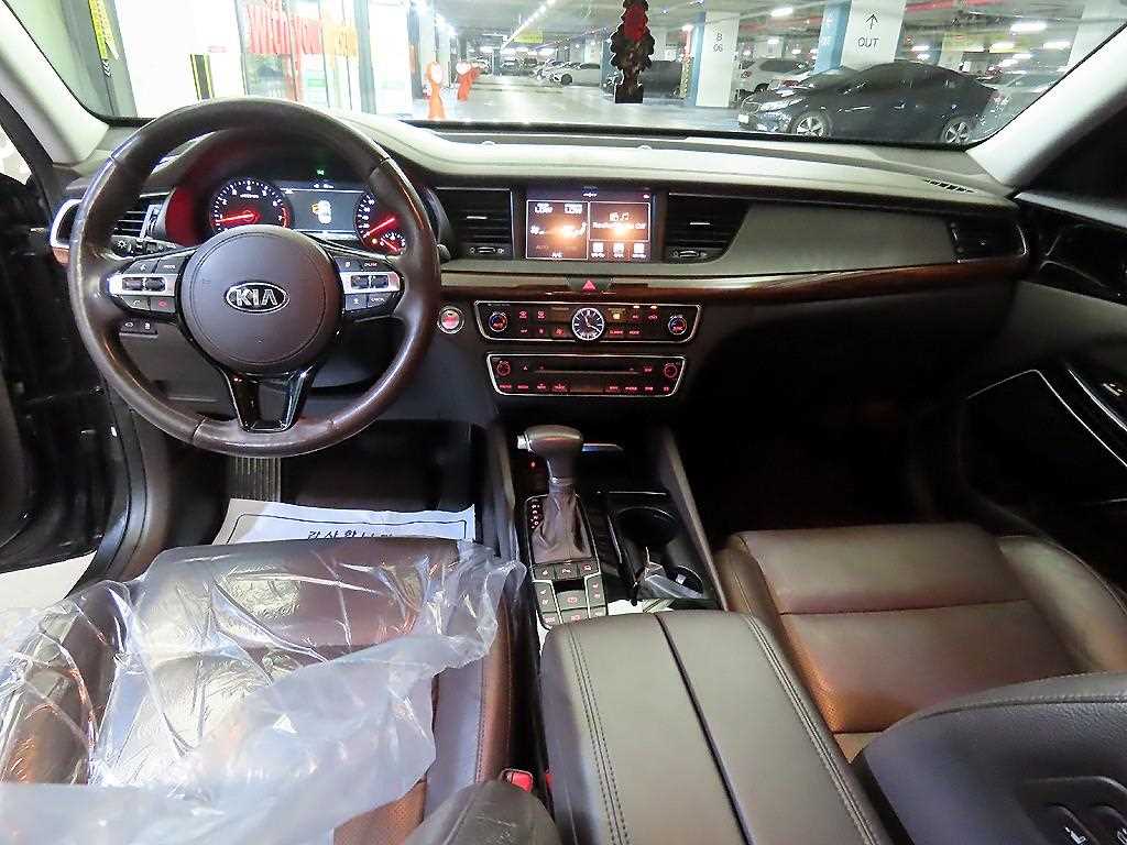 KIA K7 - Vista 10