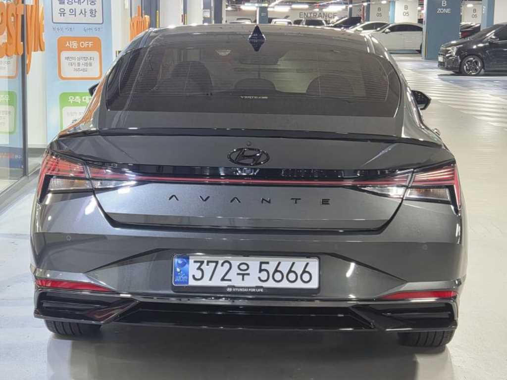 HYUNDAI Avante - Vista 5