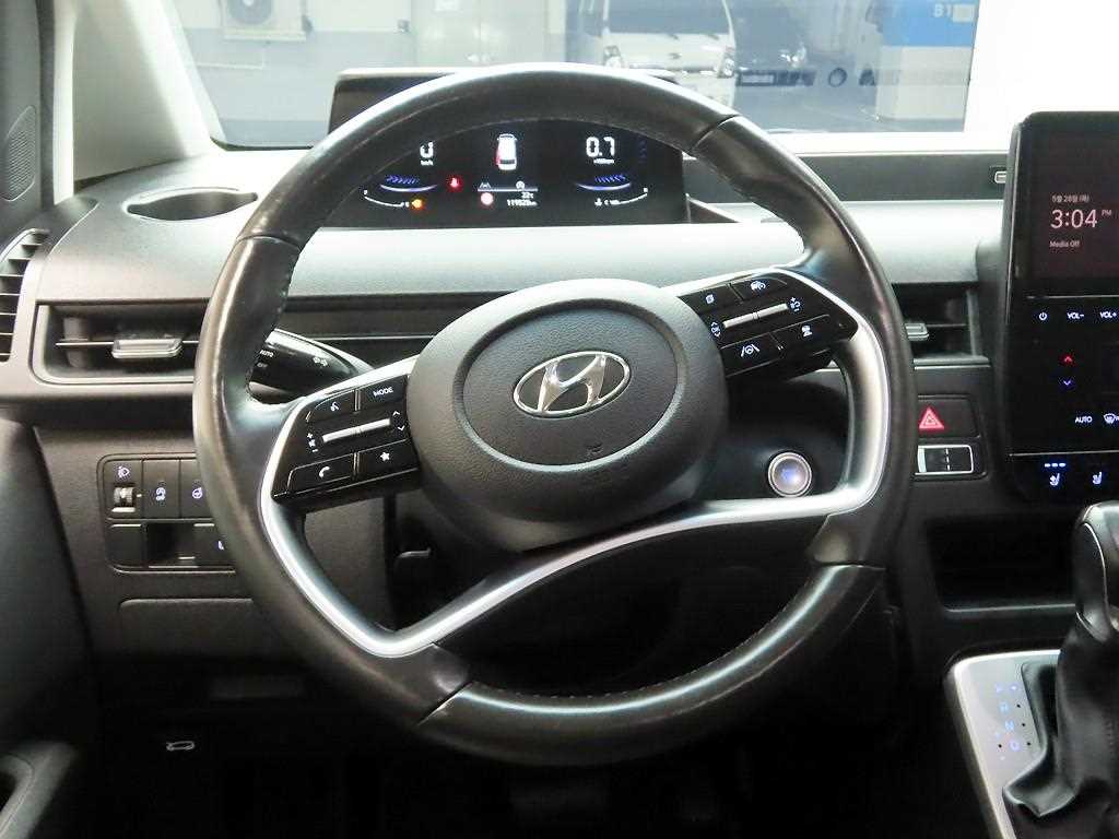 HYUNDAI Staria - Vista 8