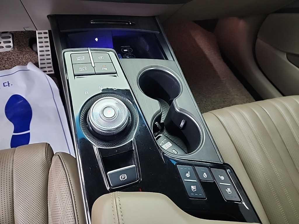 KIA K8 - Vista 8
