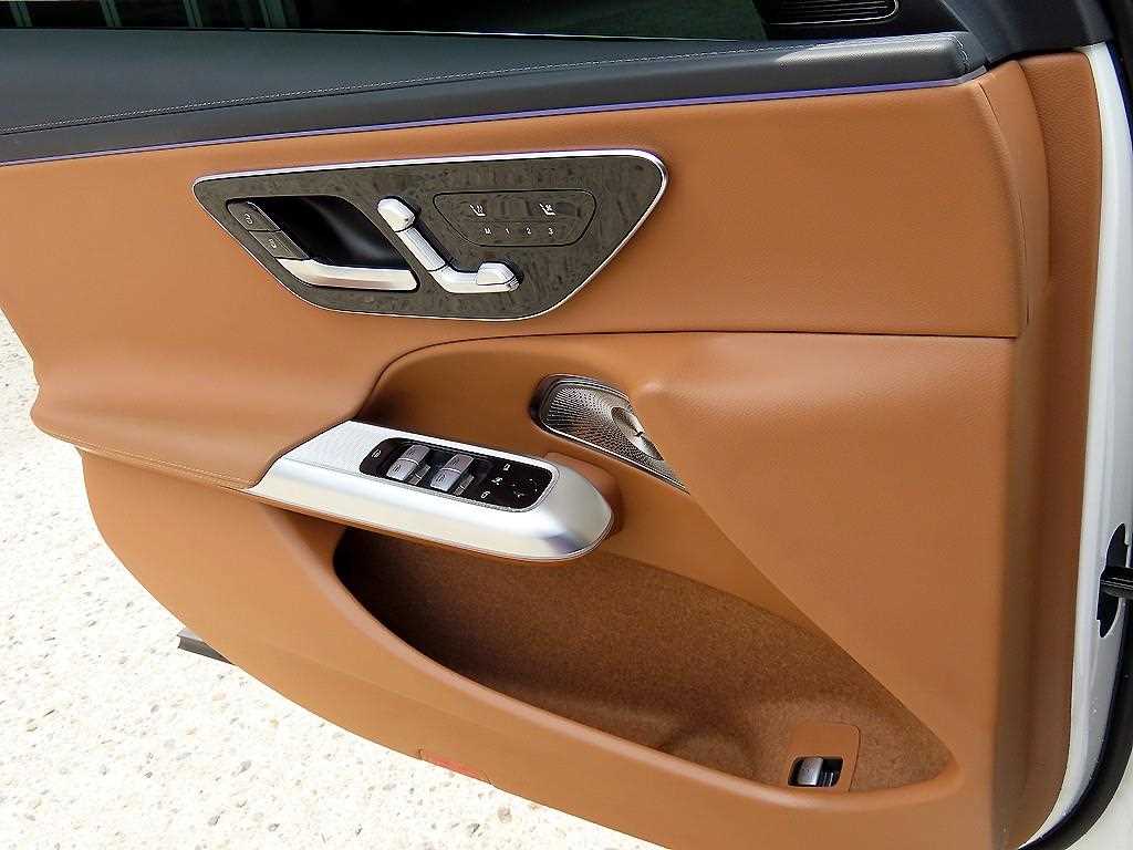 Mercedes Benz E class - Vista 12