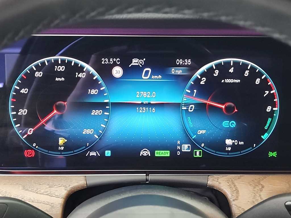 Mercedes Benz E class - Vista 6