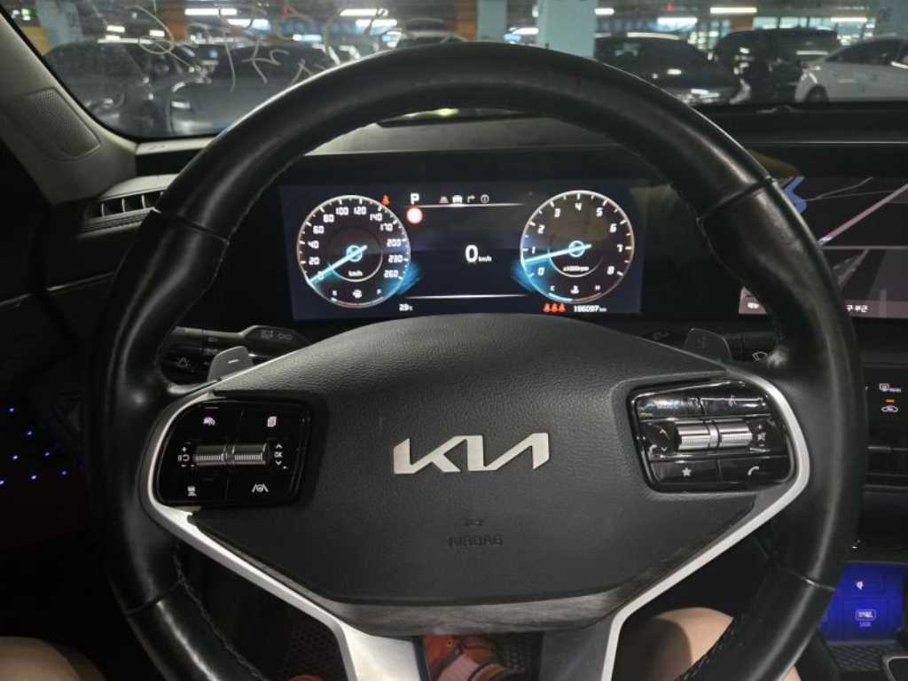 KIA K8 - Vista 7