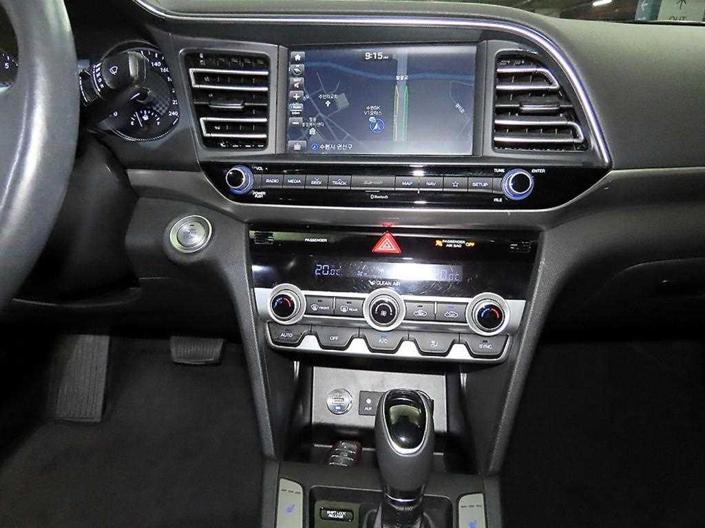 HYUNDAI Avante - Vista 11