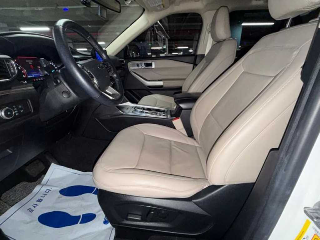 Ford Explorer - Vista 6