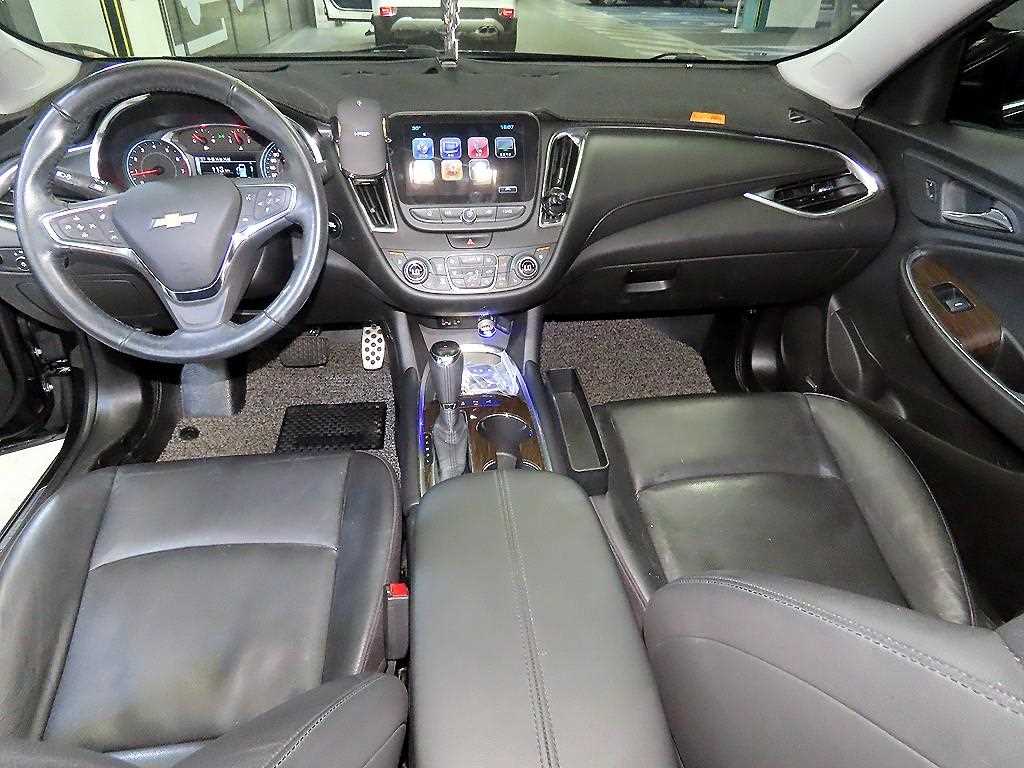 Chevrolet Malibu - Vista 10