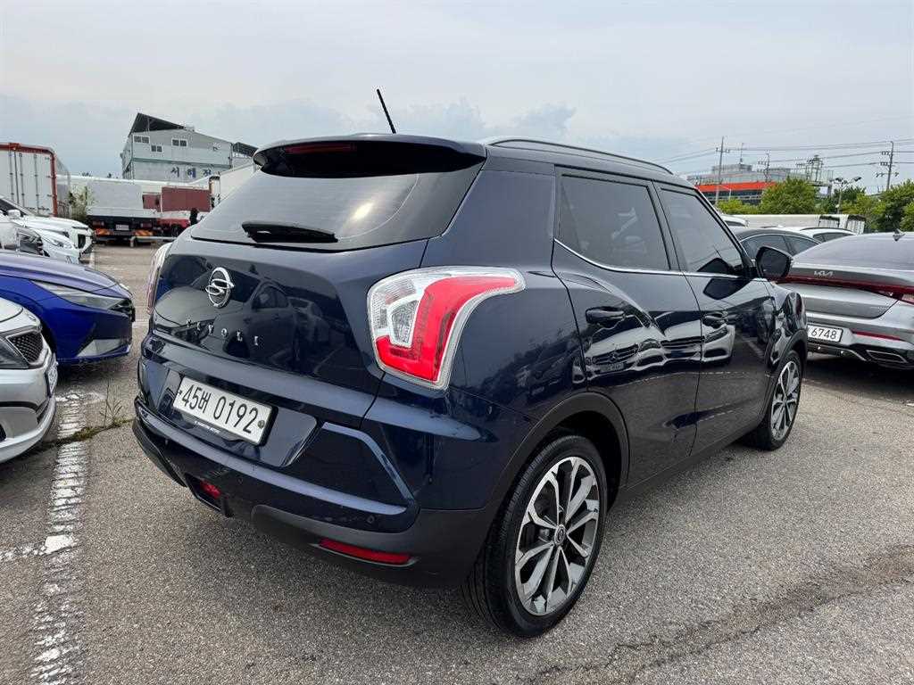 Ssangyong Tivoli - Vista 4