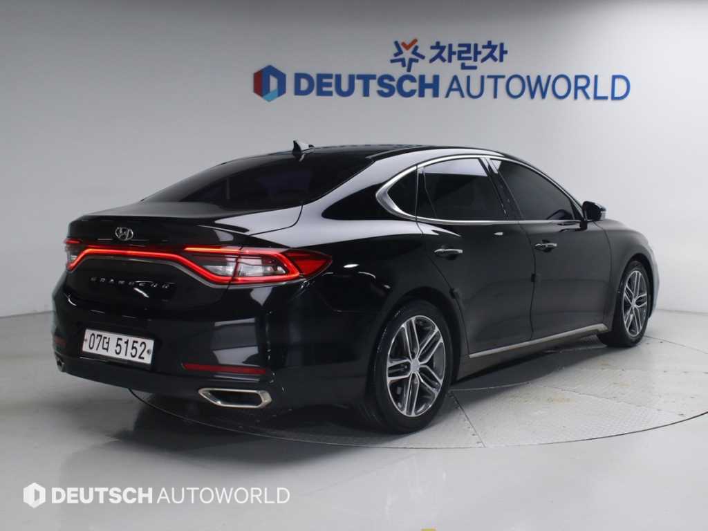 HYUNDAI Grandeur - Vista 2