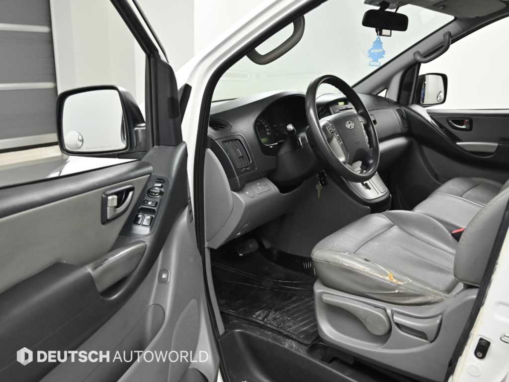 HYUNDAI Starex - Vista 11
