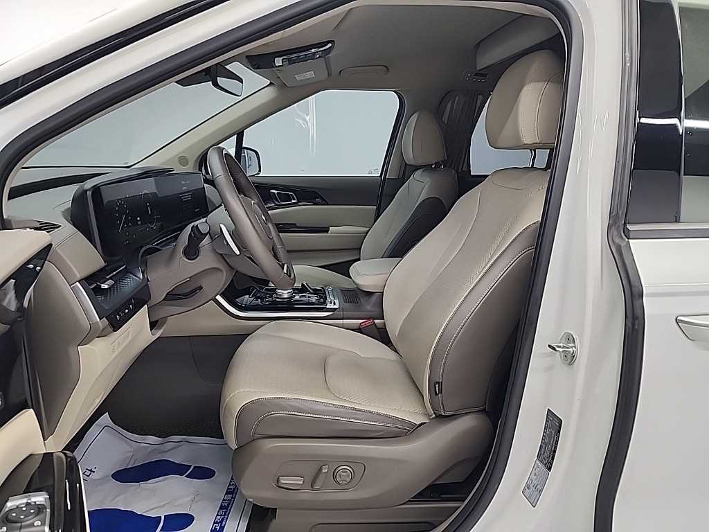 KIA Carnival - Vista 11