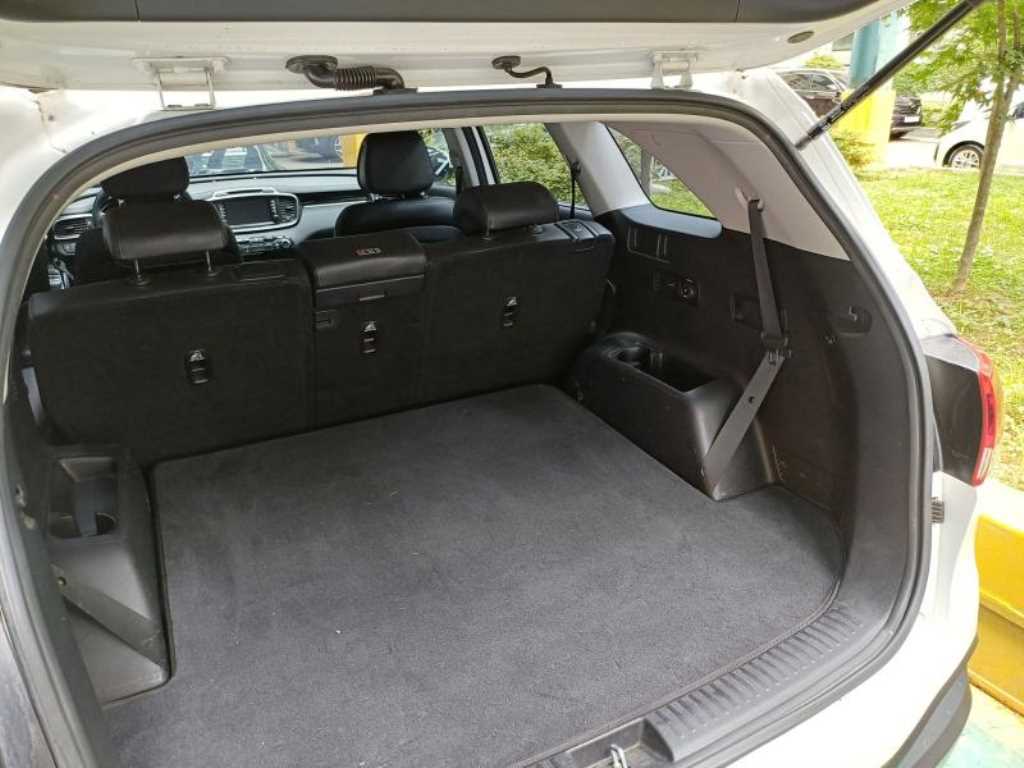 KIA Sorento - Vista 8