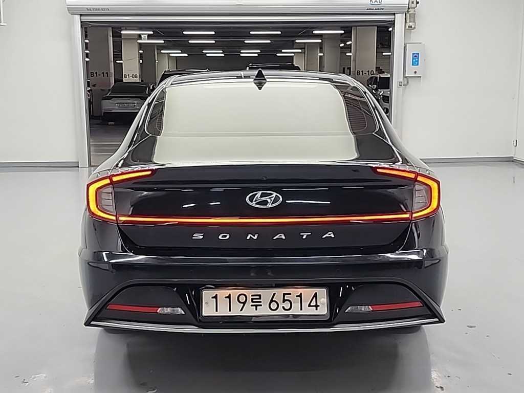 HYUNDAI Sonata - Vista 3
