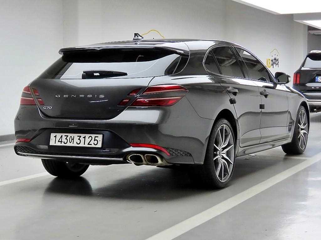 Genesis G70 - Vista 4