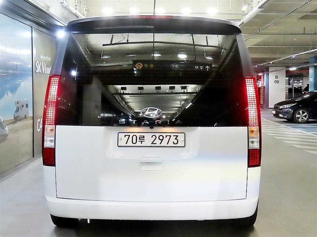 HYUNDAI Staria - Vista 5