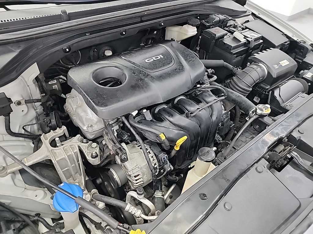 HYUNDAI Avante - Vista 5