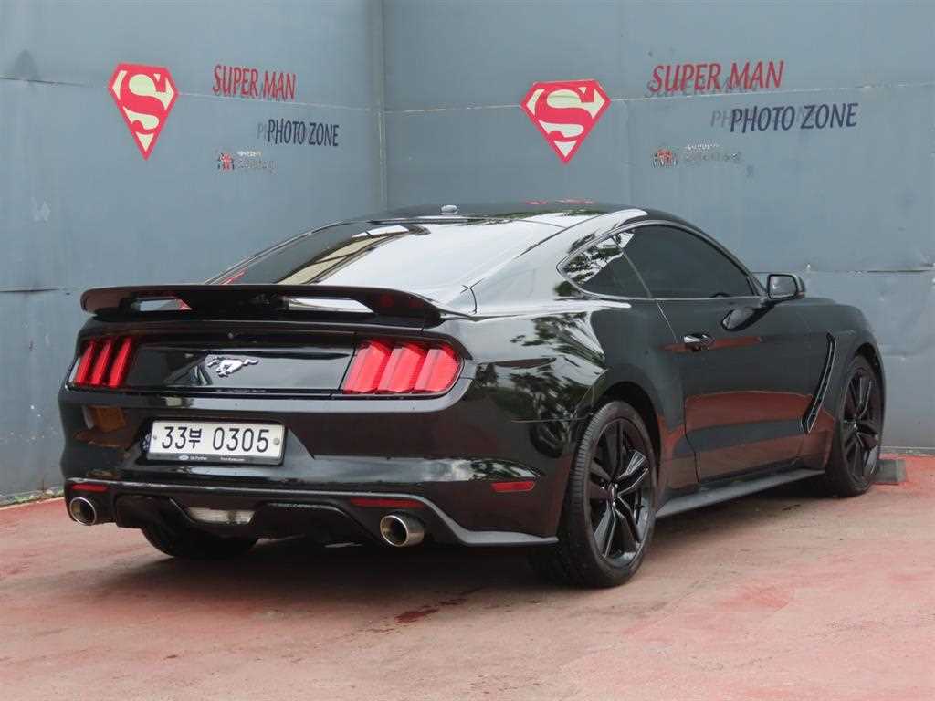 Ford Mustang - Vista 3