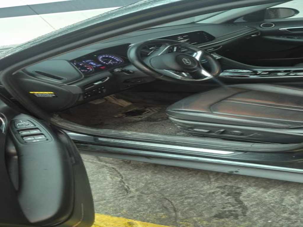 HYUNDAI Sonata - Vista 4