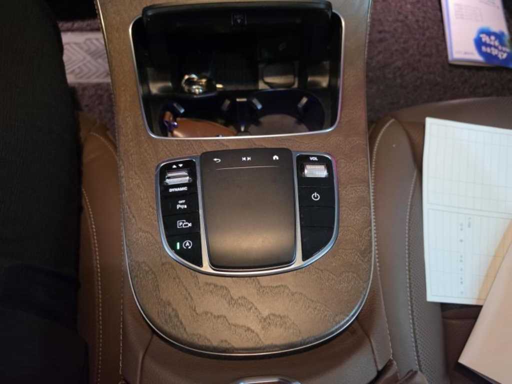 Mercedes Benz E class - Vista 8