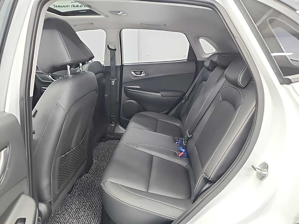 HYUNDAI Kona - Vista 12