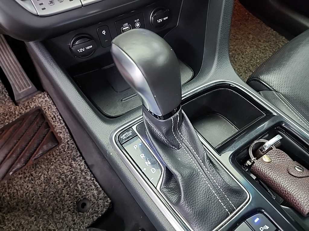 HYUNDAI Sonata - Vista 8