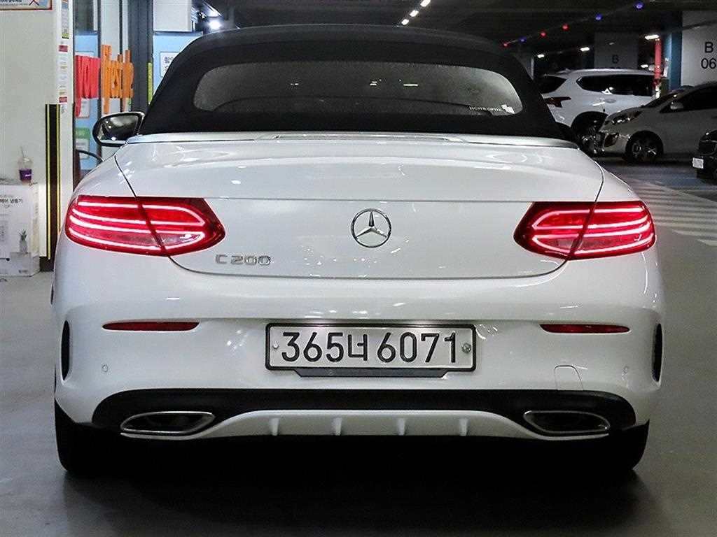 Mercedes Benz C Class - Vista 5