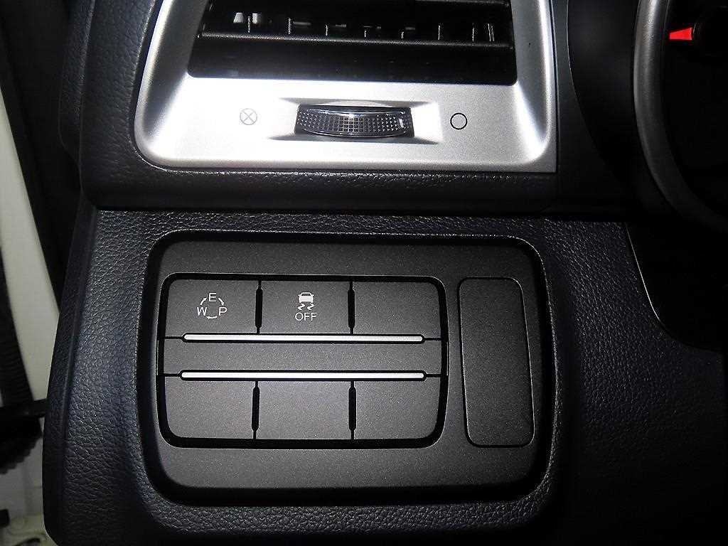 Ssangyong Tivoli 2016 Blanco - Importación desde Corea - HF Imports Iquique - Foto 14