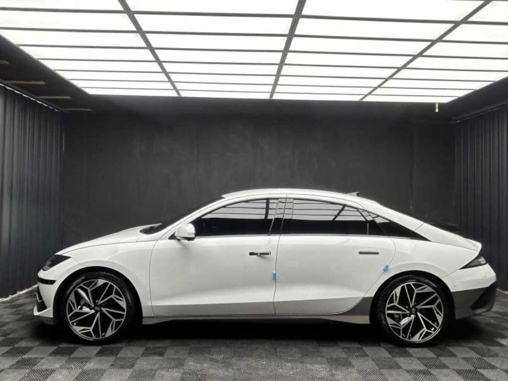 HYUNDAI Ioniq 6 - Vista 2