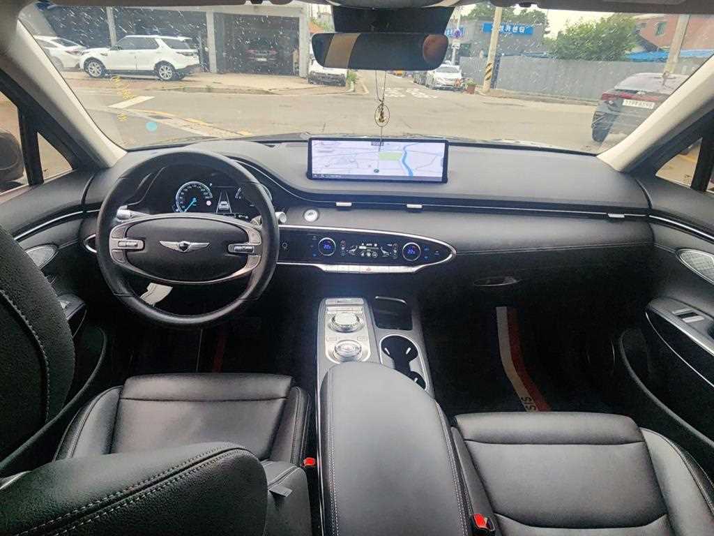 Genesis GV70 - Vista 6